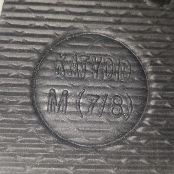 Katydid Baseball Mom Flip Flops - Picture 3 of 4